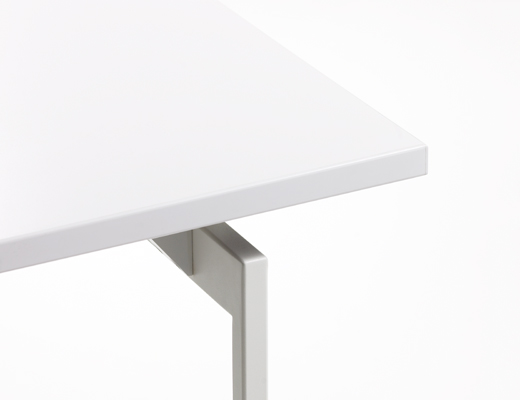 Antenna Workspaces freestanding desktop detail